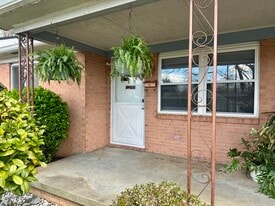 705 Pennington Ave in Thomasville, NC - Building Photo