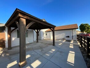 147 N Burgan Ave in Fresno, CA - Building Photo - Building Photo