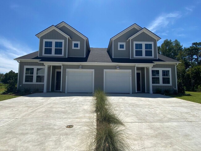 1800 Hunting Harris Ct in Ocean Isle Beach, NC - Building Photo - Building Photo