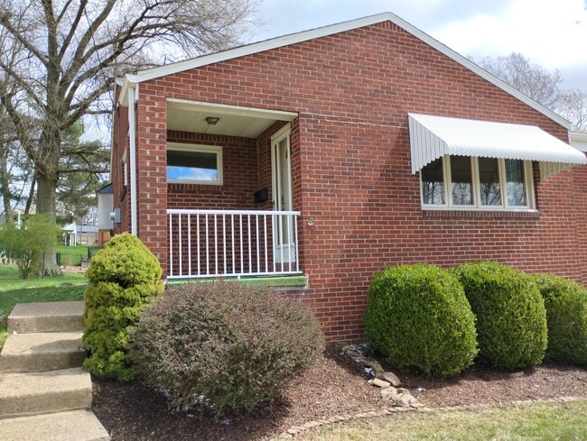 5509 California Ave in Bethel Park, PA - Building Photo - Building Photo