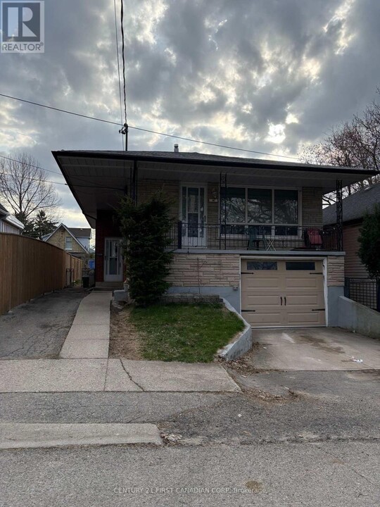 60 Dillabough St in London, ON - Building Photo