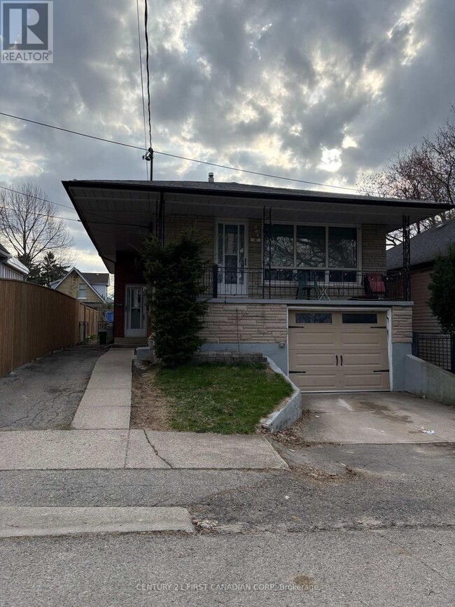 60 Dillabough St
