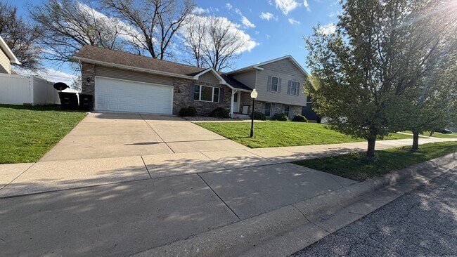 6387 Amanda Dr in Portage, IN - Building Photo - Building Photo