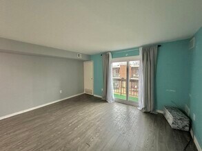 9926 Haldeman Ave, Unit 111B in Philadelphia, PA - Foto de edificio - Building Photo