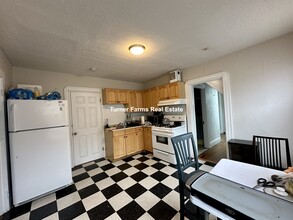 32 Gordon St, Unit 3 in Boston, MA - Foto de edificio - Building Photo
