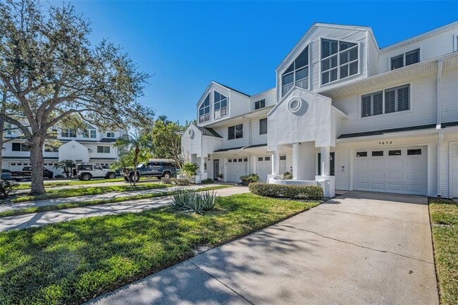 9852 Indian Key Trail in Seminole, FL - Building Photo - Building Photo