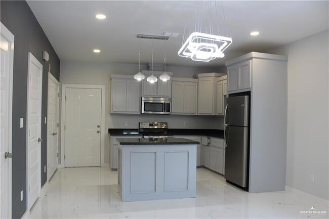 1226 Upas Dr in Edinburg, TX - Building Photo - Building Photo