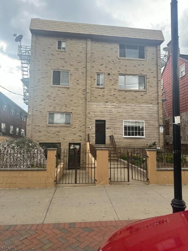 property at 1075 E Jersey St