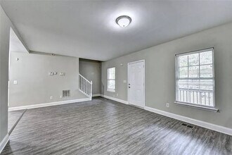 Room in House on McWilliams Rd SE in Atlanta, GA - Foto de edificio - Building Photo