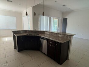 10559 Yorkstone Dr in Bonita Springs, FL - Building Photo - Building Photo