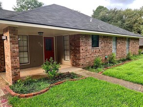 710 Carriage Dr in Tyler, TX - Building Photo - Building Photo