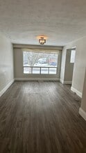 142 Maurice Crt in Newmarket, ON - Building Photo - Building Photo