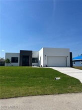 1832 NW 22nd Pl in Cape Coral, FL - Building Photo - Building Photo