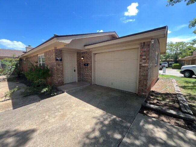 3704 53rd St in Lubbock, TX - Building Photo - Building Photo