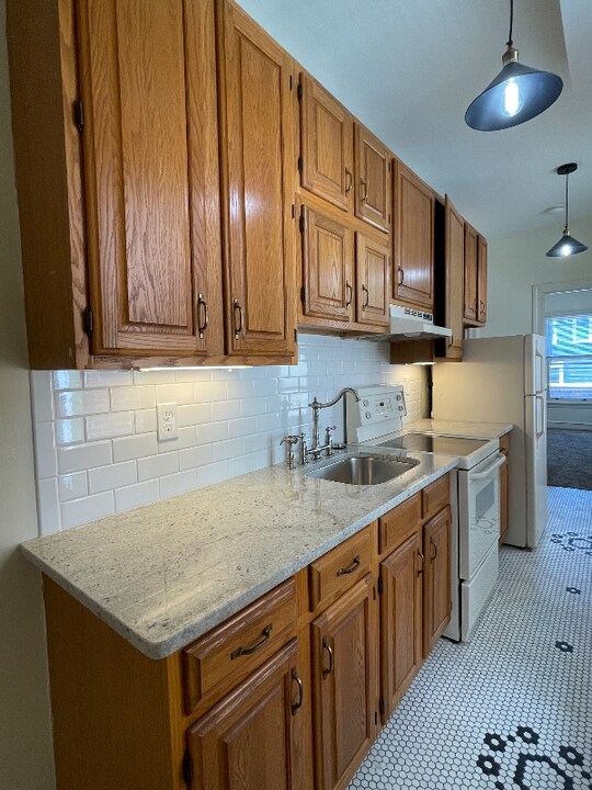 7130 Germantown Ave in Philadelphia, PA - Building Photo