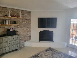 376 N Post Oak Ln in Houston, TX - Building Photo - Building Photo