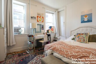 55 Thatcher St, Unit 4 in Brookline, MA - Building Photo - Building Photo