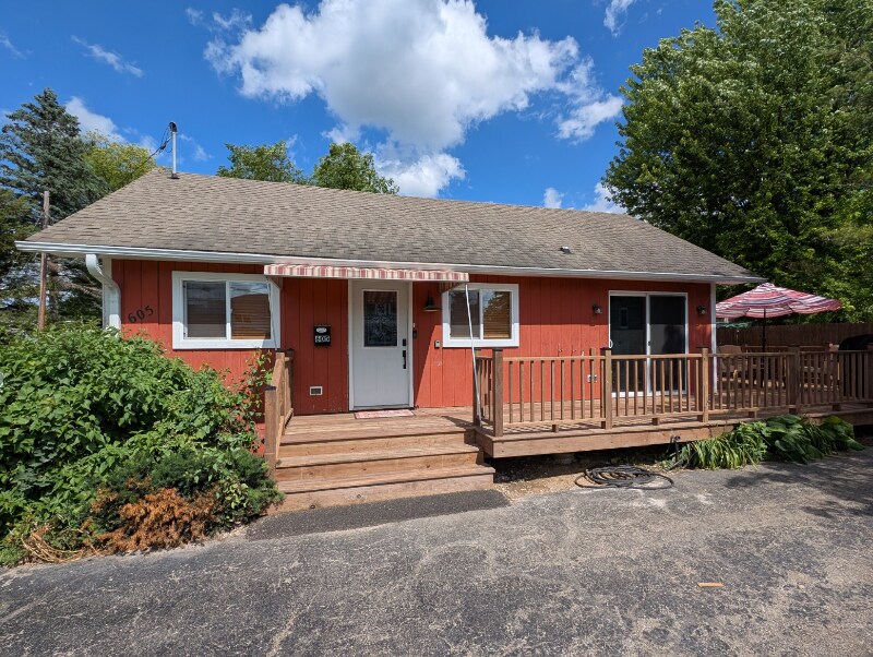 605 Vincent Rd in Twin Lakes, WI - Building Photo
