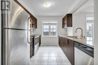 158 Sunshine Crescent in Ottawa, ON - Building Photo - Building Photo