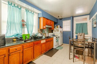 6235 N Claremont Ave, Unit 3 in Chicago, IL - Building Photo - Building Photo