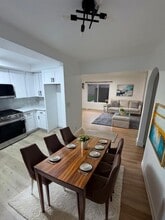 8402 Larson Ave in Garden Grove, CA - Foto de edificio - Building Photo