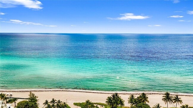 3181 S Ocean Dr, Unit 103 in Hallandale Beach, FL - Foto de edificio - Building Photo