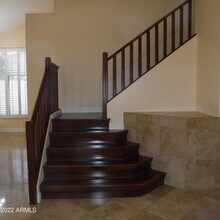 10142 E Meadow Hill Dr in Scottsdale, AZ - Building Photo - Building Photo