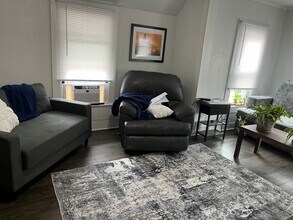 127 Jefferson St, Unit 2 in Saratoga Springs, NY - Building Photo - Building Photo