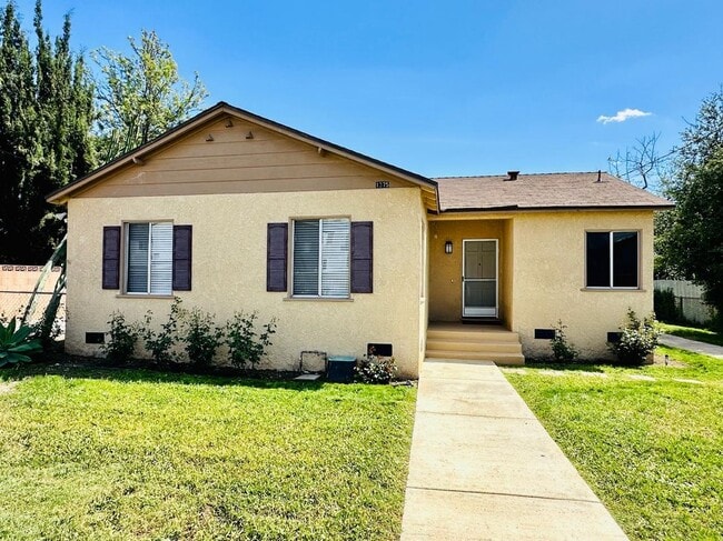 1375 N Sunflower Ave