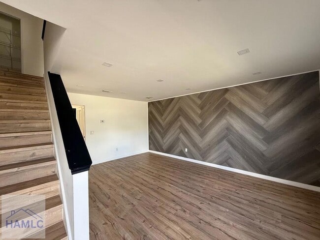 1100 Pineland Ave in Hinesville, GA - Foto de edificio - Building Photo