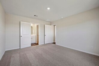10411 Red Cardinal Dr in Cleveland, TX - Building Photo - Building Photo