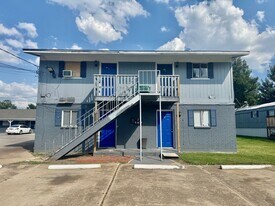 1005 Spooner St in Pasadena, TX - Building Photo