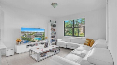 304 NW 36th Ave in Pompano Beach, FL - Building Photo - Building Photo