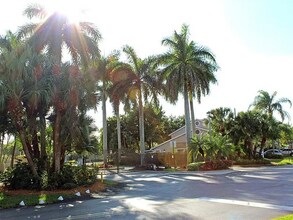 2239 Discovery Cir W in Deerfield Beach, FL - Building Photo - Building Photo