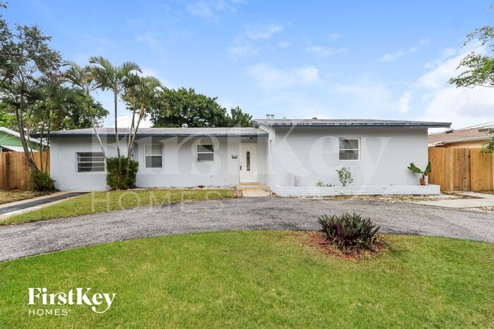 811 Evergreen Dr in West Palm Beach, FL - Building Photo