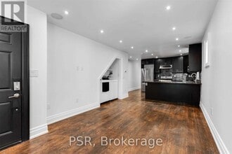 114 Braemar Ave in Toronto, ON - Building Photo - Building Photo