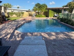 10720 SW 43rd Ln in Miami, FL - Building Photo - Building Photo