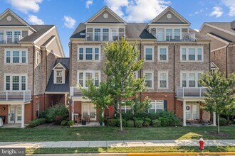 42612 Hardage Terrace in Ashburn, VA - Building Photo - Building Photo