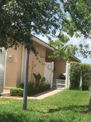 9516 SW Flowermound Cir in Port St. Lucie, FL - Building Photo - Building Photo