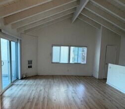 1921 Harriman Ln, Unit 2 in Redondo Beach, CA - Building Photo - Building Photo