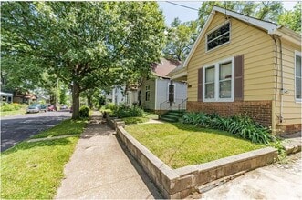 2010 West Malone Street in Peoria, IL - Building Photo - Building Photo