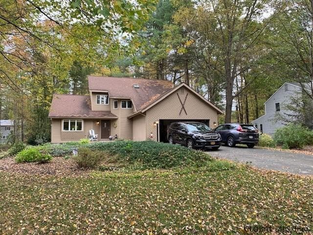property at 8 Carefree Ln