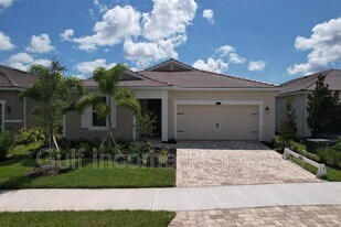8713 Sundance Lp in Sarasota, FL - Building Photo