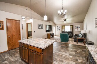 6010 W Bloomfield Pl in Sioux Falls, SD - Building Photo - Building Photo