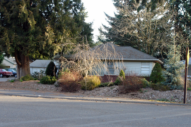 4320-4328 NE Maywood Pl in Portland, OR - Building Photo - Building Photo