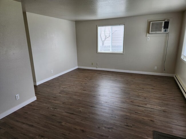 10273 Seneca Dr in Boise, ID - Building Photo - Building Photo