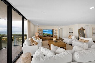 19667 Turnberry Way in Aventura, FL - Building Photo - Building Photo