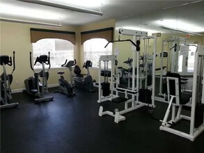 6560 Swissco Dr in Orlando, FL - Building Photo - Building Photo