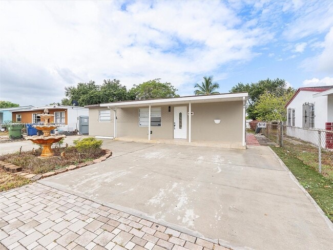 1321 SW 33rd Terrace in Fort Lauderdale, FL - Building Photo - Building Photo