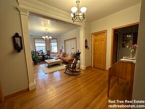25 Gibbs St, Unit 3 in Brookline, MA - Foto de edificio - Building Photo